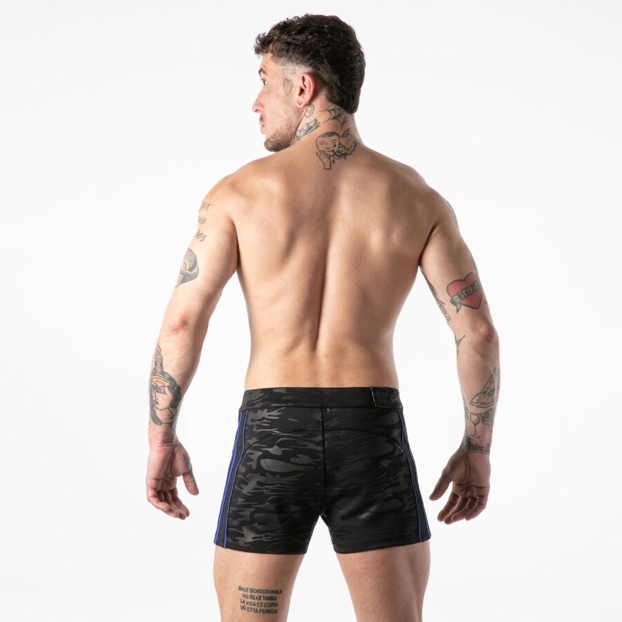 LOCKER GEAR - CAMISETA PRETA CURTA COM ACESSO MILITAR COMPLETO S
